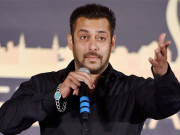 سلمان خان نے سیکڑوں لوگوں کے سامنے سیکیورٹی گارڈ کو تھپڑ دے مارا