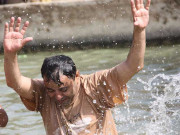 منچلوں نے ندی نالوں میں نہانے پر پابندی ہوا میں اڑا دی