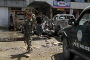 افغان صوبہ قندھار میں بینک کے باہرخودکش حملہ 6 افراد ہلاک  20 زخمی