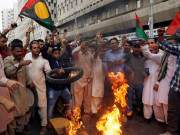 پی پی پی کا آصف زرداری کی گرفتاری کیخلاف احتجاج اور یوم سیاہ