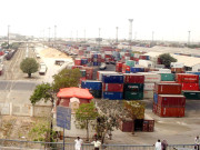 کراچی عدم تحفظ کے باعث درآمد کنندگان کا کلئیرنس کے باوجود کنٹینرز بندرگاہ سے نکالنے سے انکار