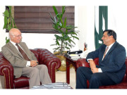 پاک بھارت کشیدگی کو سنجیدگی سے ختم کرنا چاہتے ہیں سرتاج عزیز