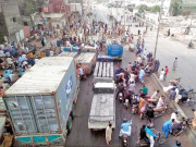 قلت آب پر لیاری کے مکین سڑکوں پر نکل آئے