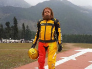 سلطان گولڈن کا کار ریسنگ میں 2 عالمی ریکارڈز بنانے کا اعلان