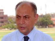 شکست پر شائقین کو حدود پار نہیں کرنی چاہئیں پروفیسر اعجاز فاروقی