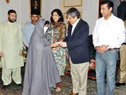 قوم نے سانحہ عباس ٹاؤن کے متاثرین کی مدد کی گورنرسندھ