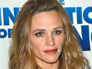 اپنے شوہر کو ’’بیٹ مین‘‘ کے کردار میں دیکھنا چاہتی ہوں جینیفر گارنر