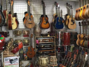 سستے آلات موسیقی کی مارکیٹ ماضی کا حصہ بن گئی