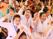 کراچی میں نرسز کے احتجاج پر پولیس کا لاٹھی چارج