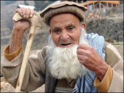 روشن آنکھیں اور دم توڑتی امیدیں