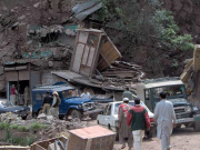 ناران اور شانگلہ میں لینڈ سلائیڈنگ سے 3 سیاح ہلاک ہزاروں پھنس گئے