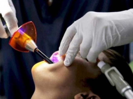 526 دانت اوپری جبڑے پر ایک تھیلی میں بند تھے۔ فوٹو : فائل 