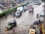 بارش کے بعد کراچی کی سڑکوں کا حال