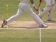 فرنٹ فٹ نو بال کا تعین فیلڈ آفیشلز کے بجائے تھرڈ امپائر کریں گے