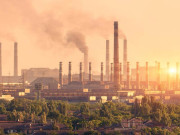 آلودہ ہوا میں سانس لینا ایک پیکٹ سگریٹ پینے کے برابر نقصان دہ