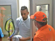 نک کریگوئس پھر آپے سے باہر ریکٹ توڑے اور شائقین پر جوتے اچھال دیئے