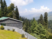 بھاری کرایوں کے باعث سرکاری گھر سیاحوں کی پہنچ سے دور