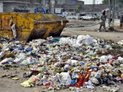 ہزاروں ٹن کچرا اٹھانا حکومت کیلیے چیلنج بن گیا