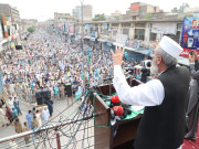 پشاور میں جماعت اسلامی کا کشمیر بچاؤ مارچ ہزاروں افراد کی شرکت