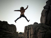 حقیقت کا سامنا کریں