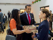 بھارتی ہائی کمشنر کی اہلیہ اپنا سامان سمیٹ کر واپس بھارت روانہ