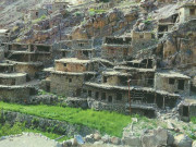 لائن آف کنٹرول کے آس پاس لوگ کیسے جیتے ہیں