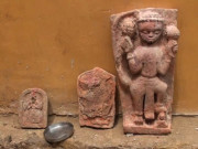 سولجر بازار مندر میں کھدائی کے دوران نوادرات اور قدیم مورتیاں نکل آئیں