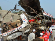 پشاور بس دھماکا ہلاکتیں 20 ہوگئیں ڈرائیور کنڈیکٹر گرفتار