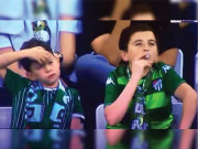 ترکش فٹبال میچ کے دوران سگریٹ پیتا ’بچہ‘ 36 سالہ شخص نکلا