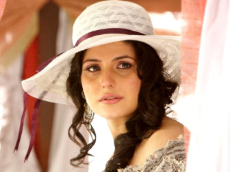 معروف بھارتی اداکارہ زرین خان کی والدہ کا انتقال