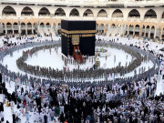 خانہ کعبہ کو غسل دینے کی روح پرور تقریب