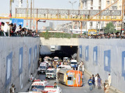 لیاقت آباد انڈر بائی پاس میں کوچ الٹنے سے ایک شخص جاں بحق24افراد زخمی