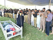 ناظم آباد میں پولیس مقابلے کے دوران شہید کانسٹیبل ذیشان سپرد خاک