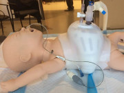 نومولود کو سانس لینے میں مدد دینے والا لباس تیار