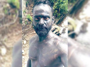 شائقین کا طنز نظرانداز چہرہ شاداب کرنے کیلیے حفیظ نے سیاہ مٹی مل لی