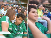 نابینا بیٹے کو میچ کا احوال بتانے والی خاتون کیلیے فیفا بیسٹ فین ایوارڈ