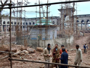 بری امام مزار پر خودکش دھماکے کو 8 سال بیت گئے عرس پر پابندی برقرار 