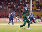 50 ون ڈے میں قیادت سرفراز احمد دنیا کے دوسرے وکٹ کیپر بن گئے