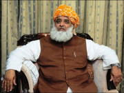 مولانا فضل الرحمٰن اور سہرا سجانے کا نادر موقع