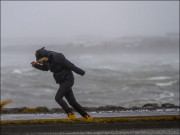 ہوا کے مخالف سمت چلنا سیکھیے