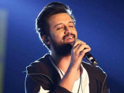  رو کیوں رہی ہو؟ عاطف نے گنگنا کر روتی ہوئی خاتون مداح کو چپ کروا دیا 