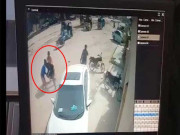 کراچی میں نوجوان نے جان پر کھیل کر دو ڈکیتوں کو پکڑلیا فوٹیج وائرل