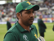 پی سی بی نے سرفراز احمد کو کپتانی سے ہٹادیا