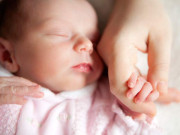 پی ایم سی اسپتال انتظامیہ کا کارنامہ زندہ بچی کو مردہ قرار دیدیا