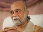 بھارت میں ہندو مذہبی رہنما کے پاس سے 500 کروڑ روپے کی کرنسی و جواہرات برآمد