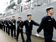 جاپانی بحریہ کا فوجیوں کے درمیان مقابلہ حسن کا انوکھا فیصلہ