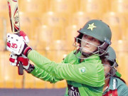 ویمنز کرکٹ بسمہ معروف نے ٹرافی پاکستان کے نام کر دی