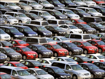 گزشتہ ڈیڑھ سال میں استعمال شدہ کاروں کی مانگ میں اضافہ ہوا ہے۔ فوٹو: انٹرنیٹ