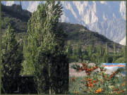 عطا آباد جھیل کے پانیوں پر ہچکولے کھاتی کشتی کا سفر خوفناک تجربہ تھا