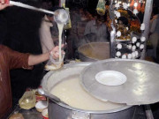 پشاور میں مردہ مرغیوں سے بنے سوپ کی فروخت کا انکشاف